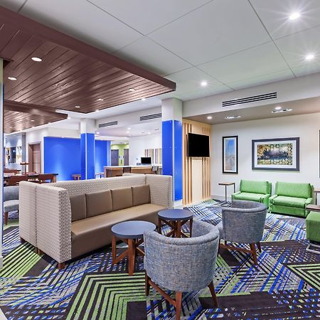 Holiday Inn Express And Suites Chanute, An Ihg Hotel Экстерьер фото