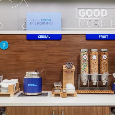 Holiday Inn Express And Suites Chanute By Ihg Экстерьер фото