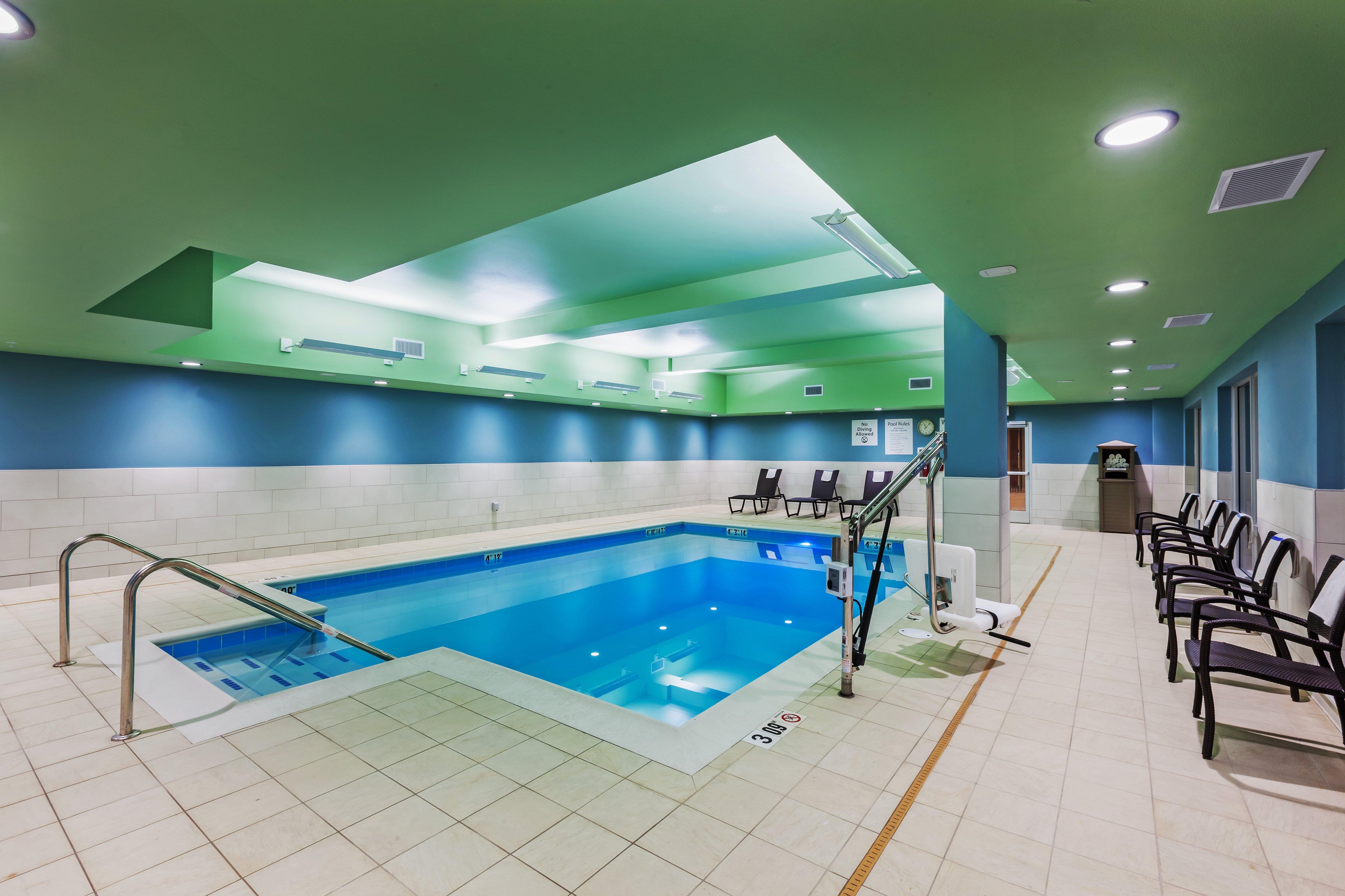 Holiday Inn Express And Suites Chanute By Ihg Экстерьер фото