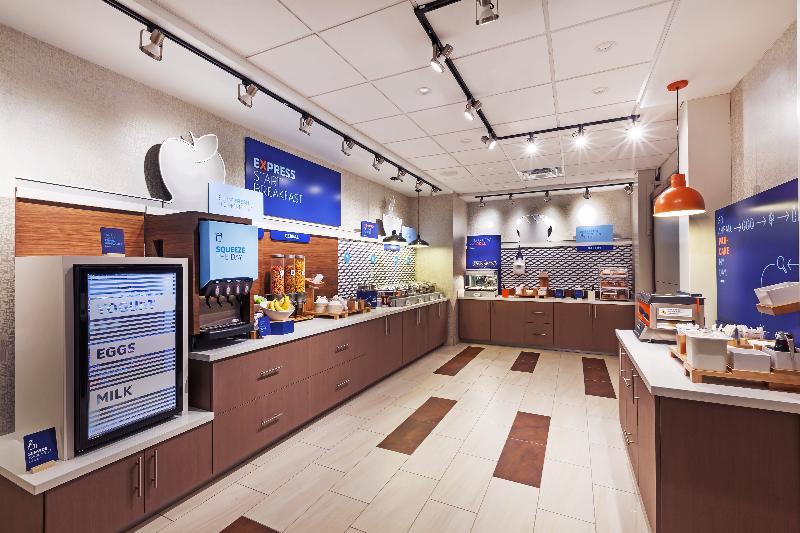 Holiday Inn Express And Suites Chanute By Ihg Экстерьер фото